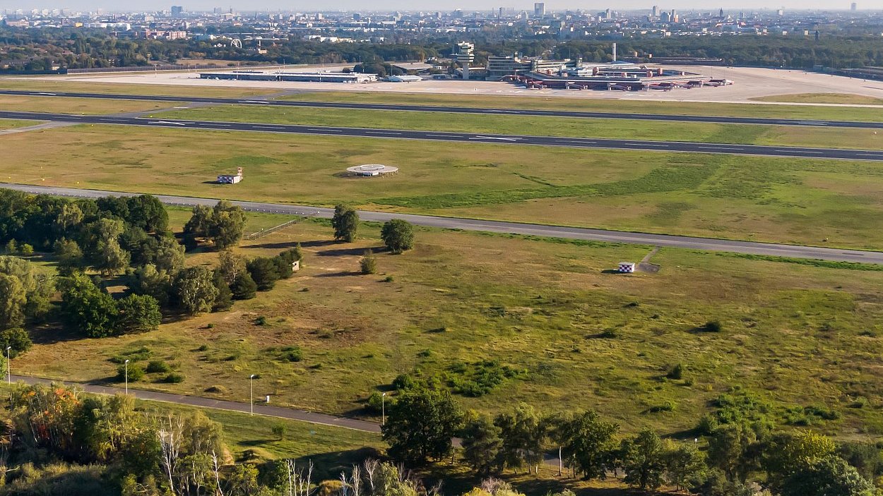 Luftbild des Areals des ehemaligen Flughafens Tegel